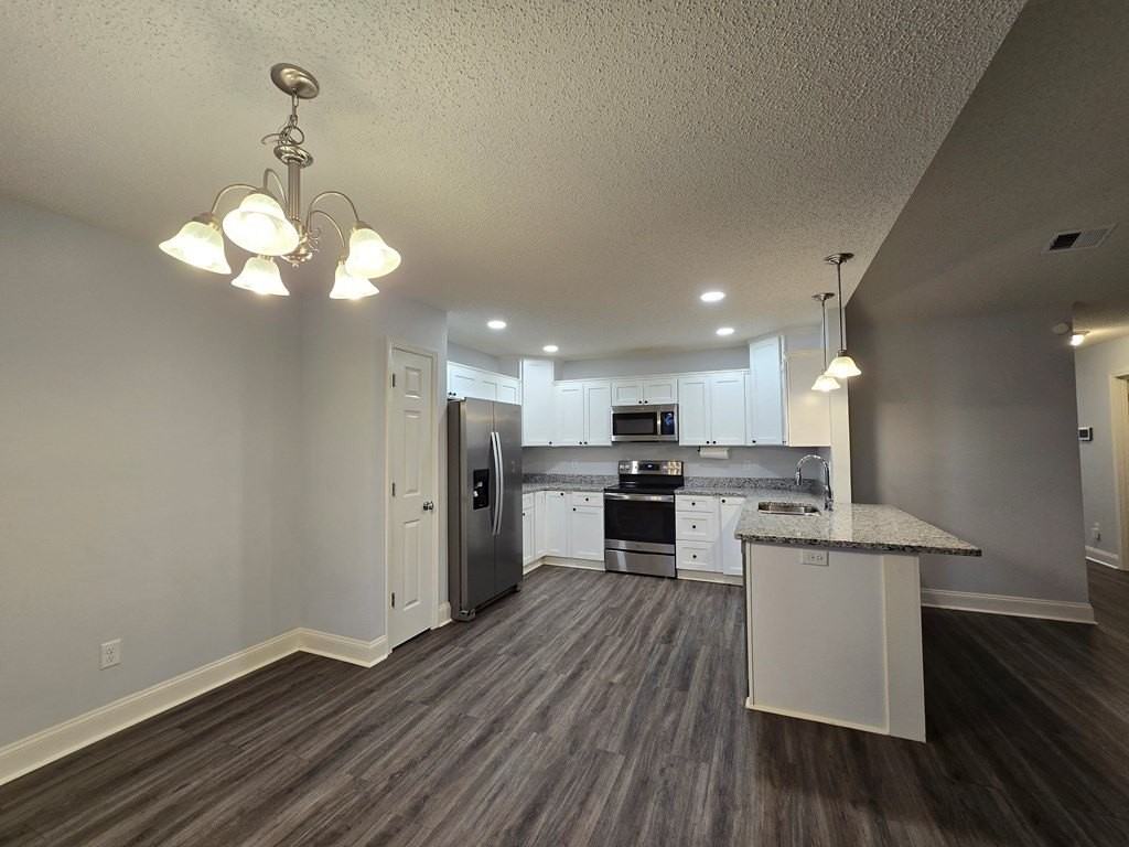 982 Westfield Ct - Photo 7 of 24