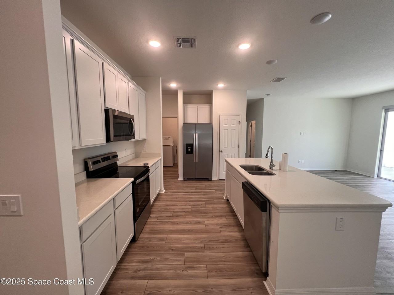 1031 Grapefruit Rd Se - Photo 5 of 25