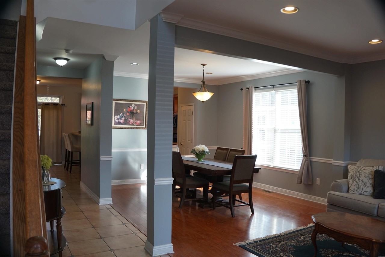 611 Country Club Dr - Photo 3 of 48