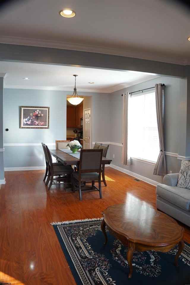 611 Country Club Dr - Photo 7 of 48