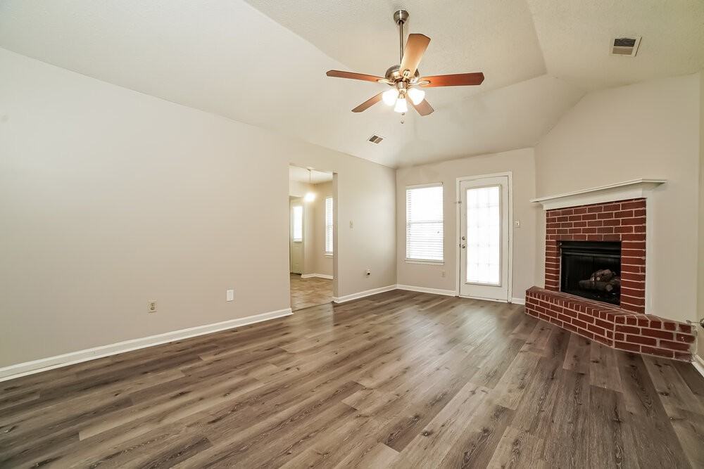 4078 Shadow Glen Dr - Photo 4 of 16