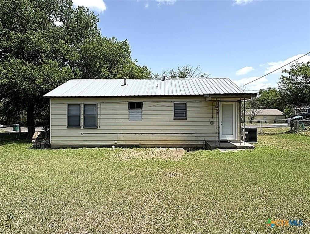 306 N Ann Blvd - Photo 2 of 16