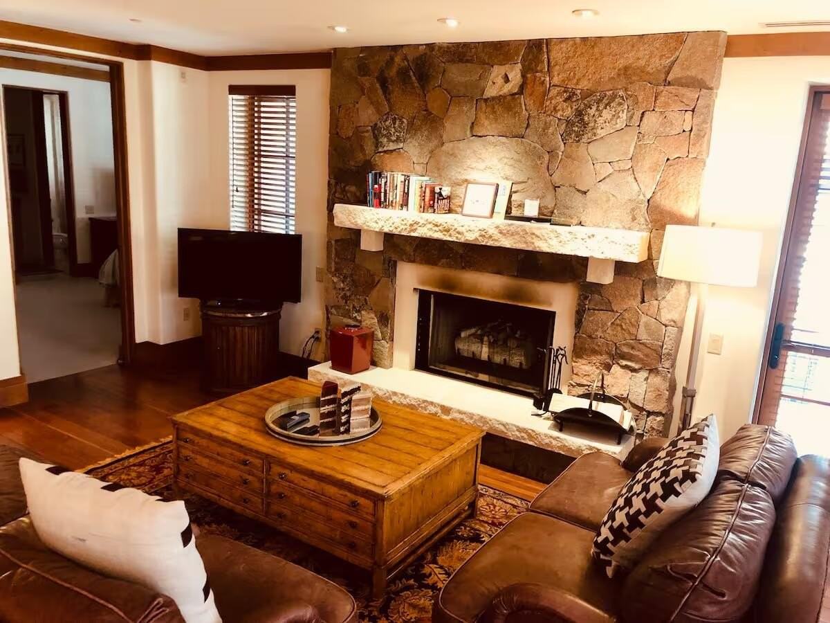 215 Raven Rd - Photo 2 of 12