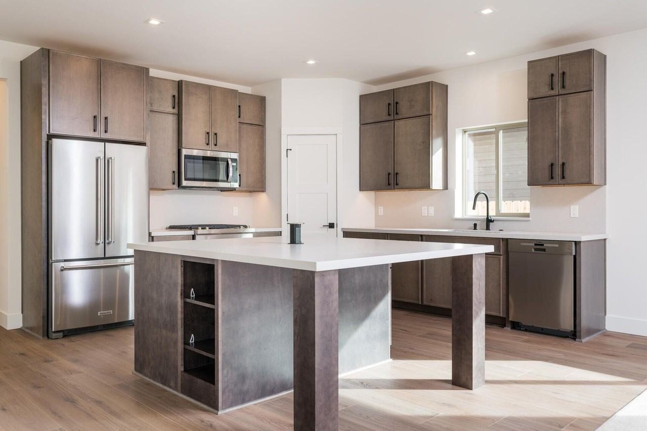 711 N 2nd Ave - Photo 2 of 16