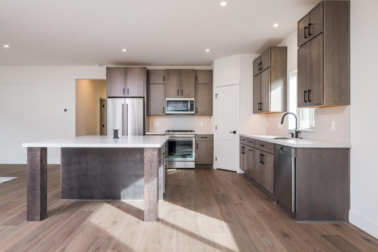 711 N 2nd Ave - Photo 3 of 16