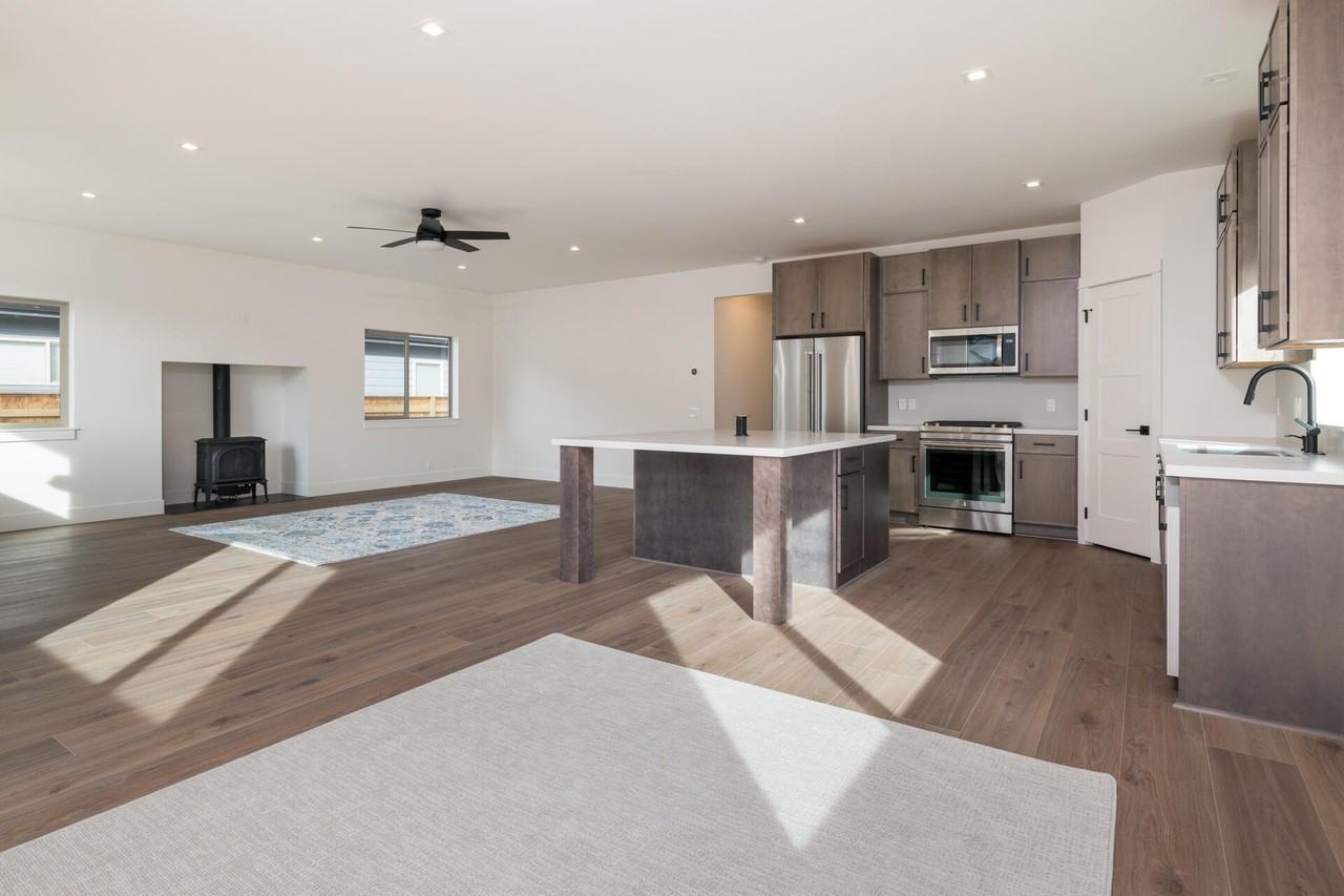 711 N 2nd Ave - Photo 6 of 16