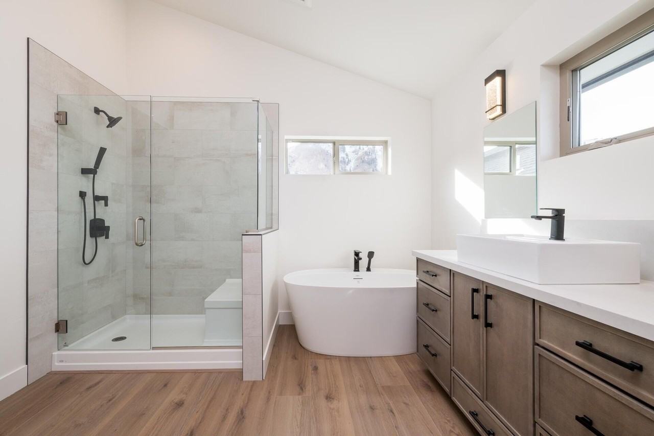 713 N 2nd Ave - Photo 4 of 8