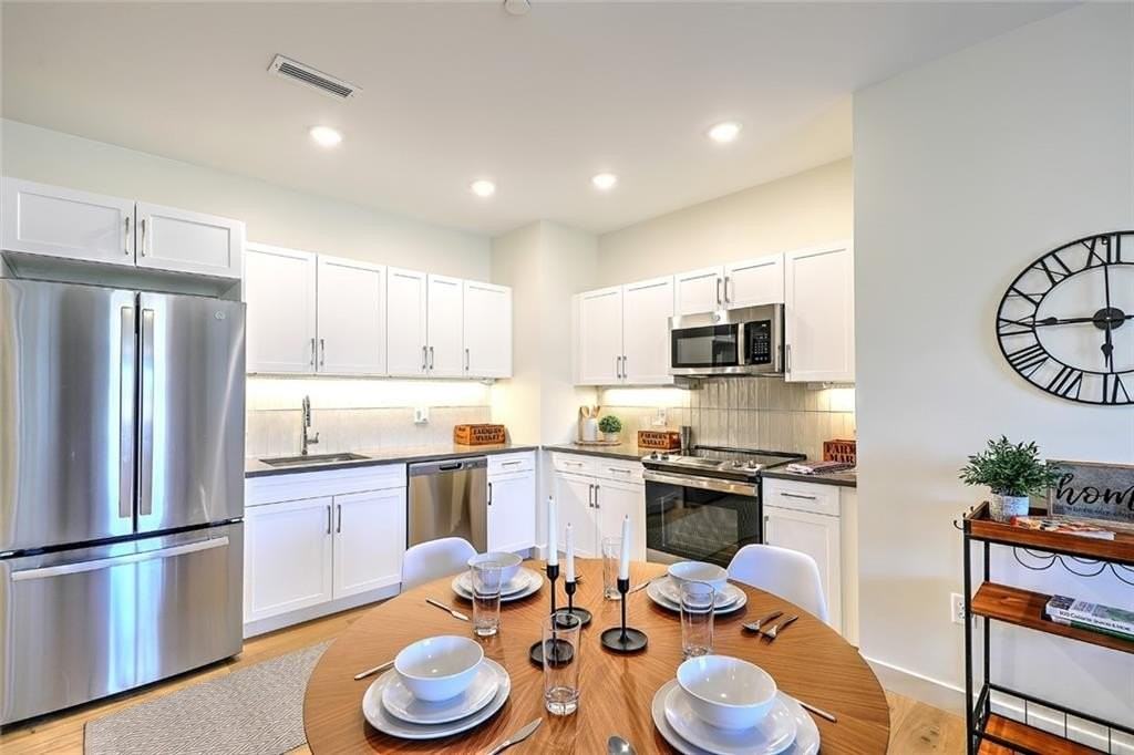 125 Wickenden St Apt 404 #404 - Photo 5 of 22