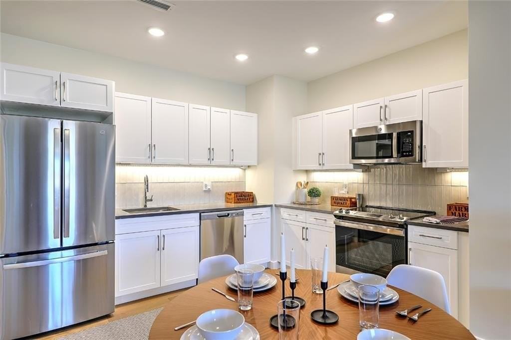 125 Wickenden St Apt 404 #404 - Photo 6 of 22