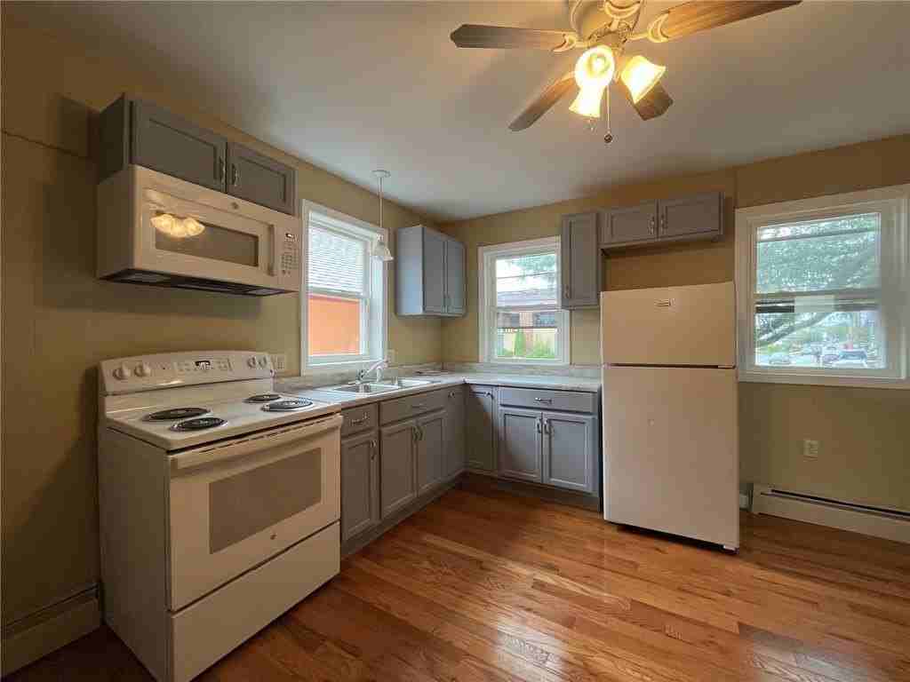 1104 S Broadway Apt 1 #1 - Photo 3 of 9