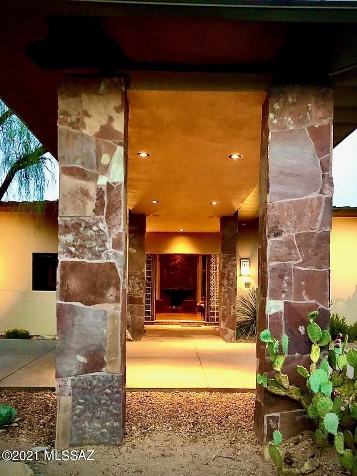 3171 E Via Palomita - Photo 5 of 37