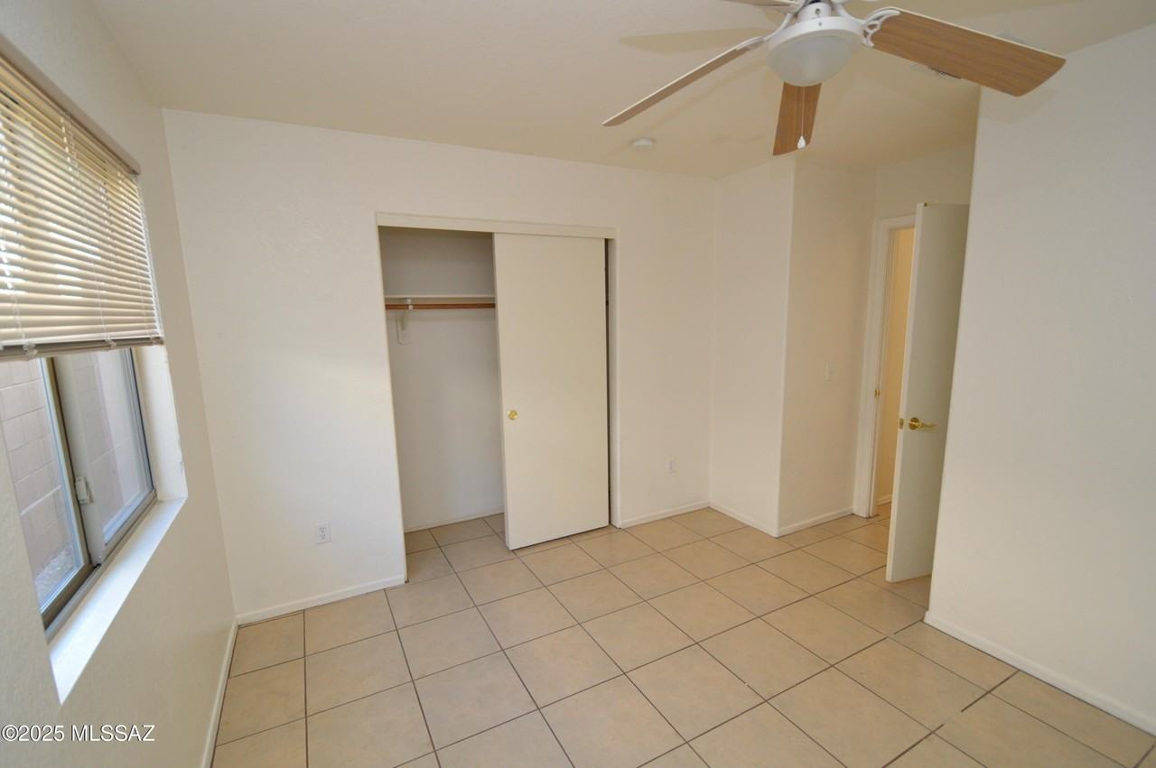 664 S Painted River Way - Photo 7 of 11