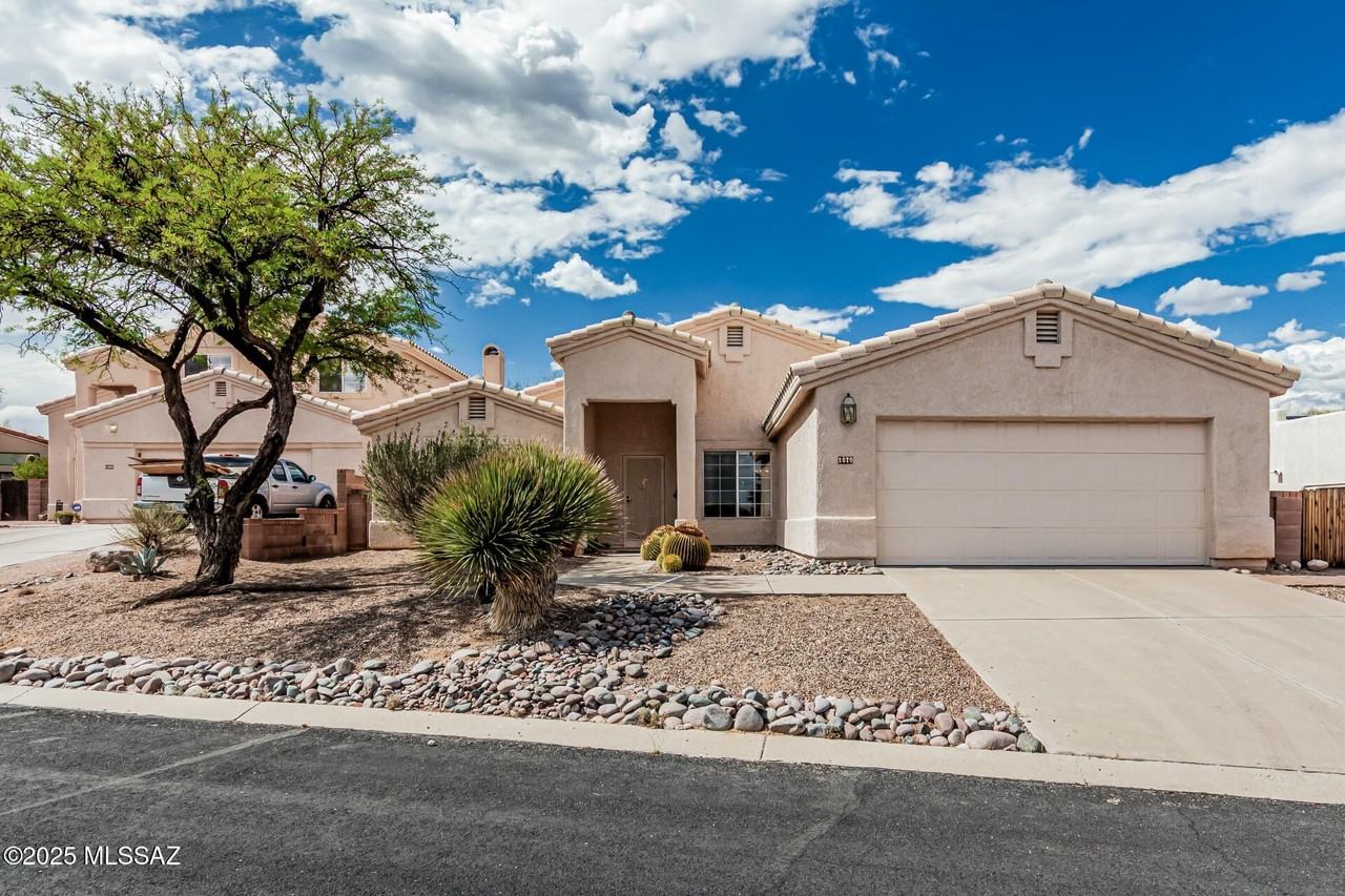 1070 W Possum Creek Ln - Photo 2 of 28