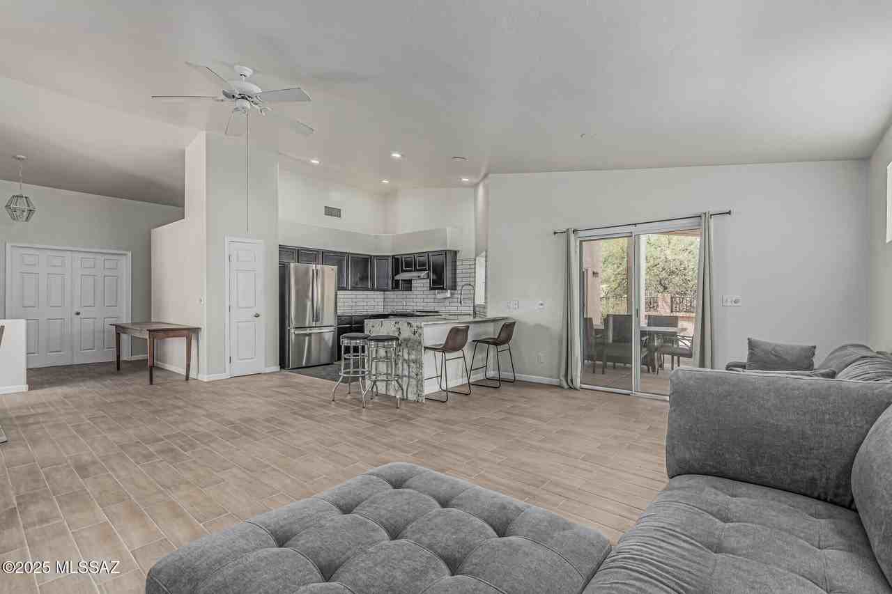 1070 W Possum Creek Ln - Photo 6 of 28