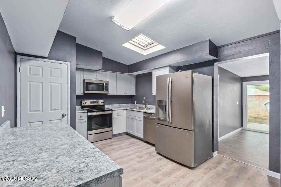 843 E Alturas St - Photo 6 of 23