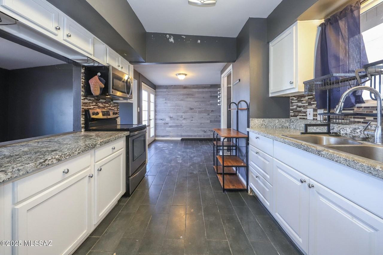 6824 E 38th St - Photo 5 of 6