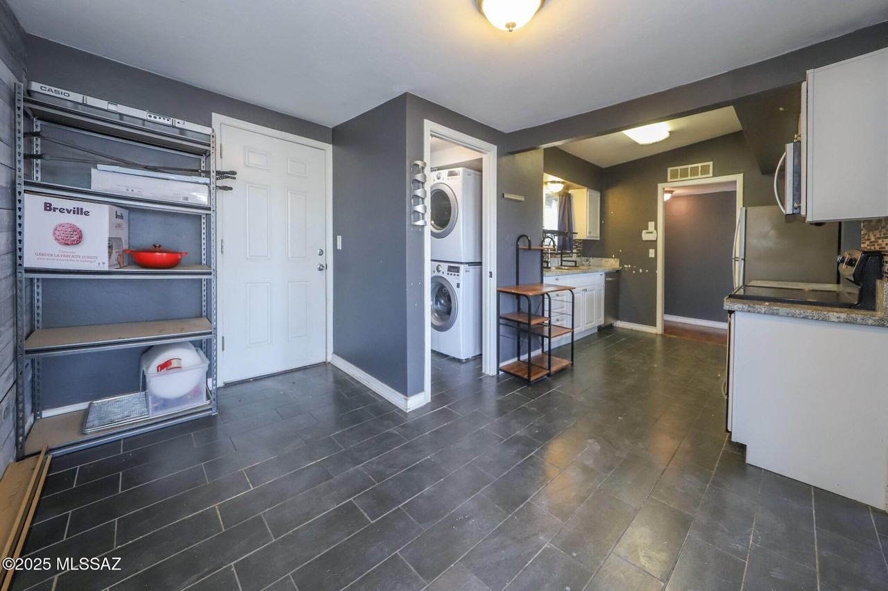 6824 E 38th St - Photo 6 of 6