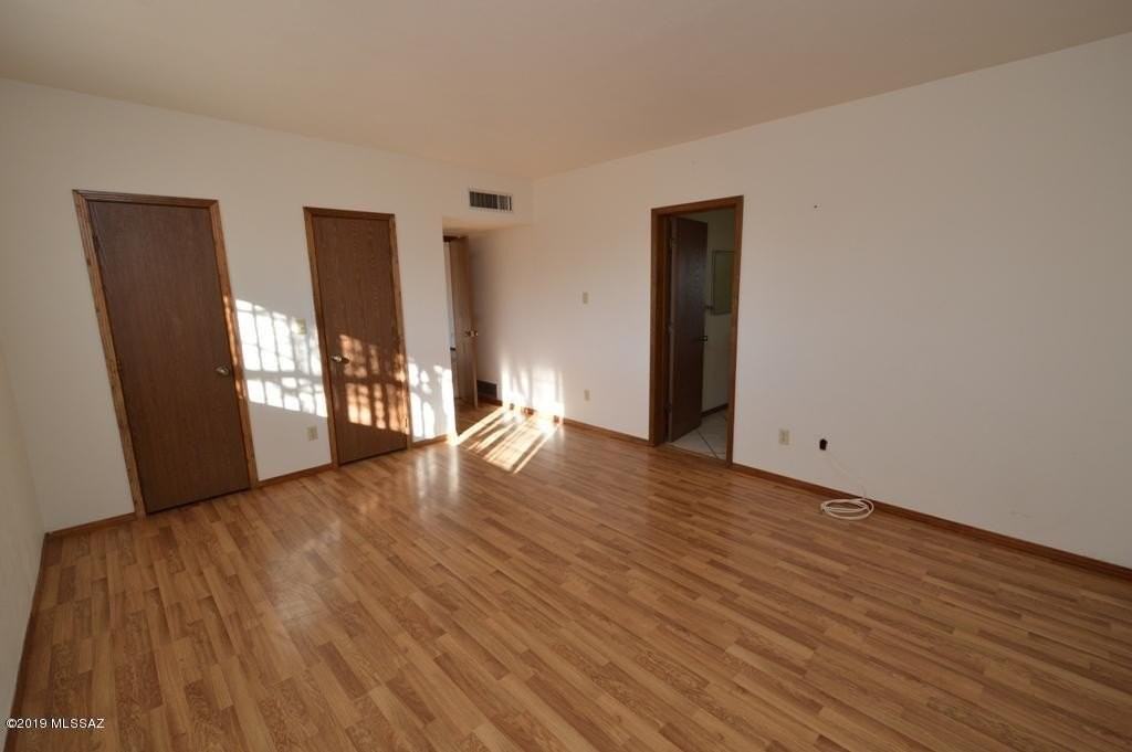 5050 N Hillcrest Dr - Photo 6 of 15