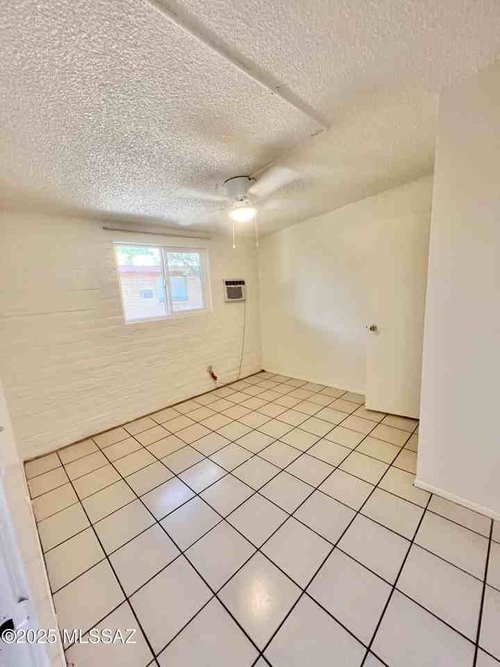 192 W Prince Rd - Photo 4 of 6