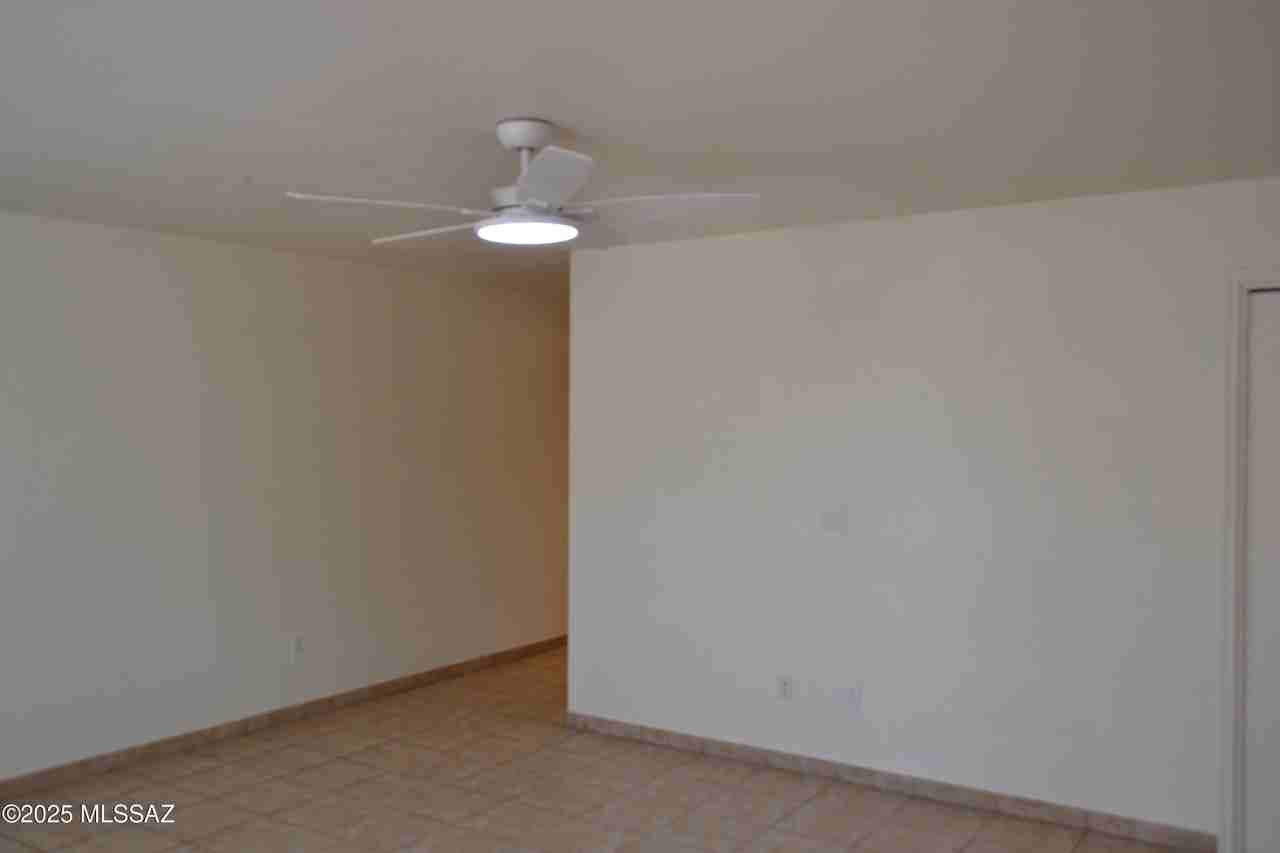 29 E Pastime Rd - Photo 3 of 19