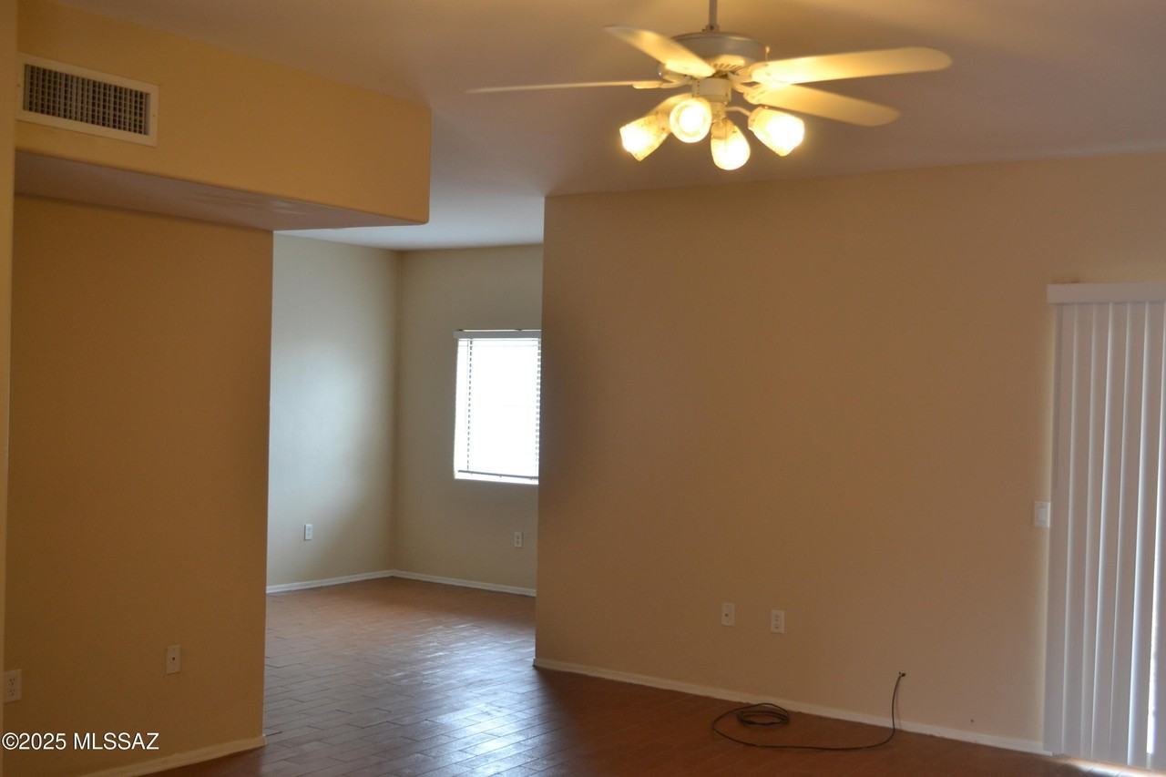 2020 W Dozemary Ct - Photo 3 of 21