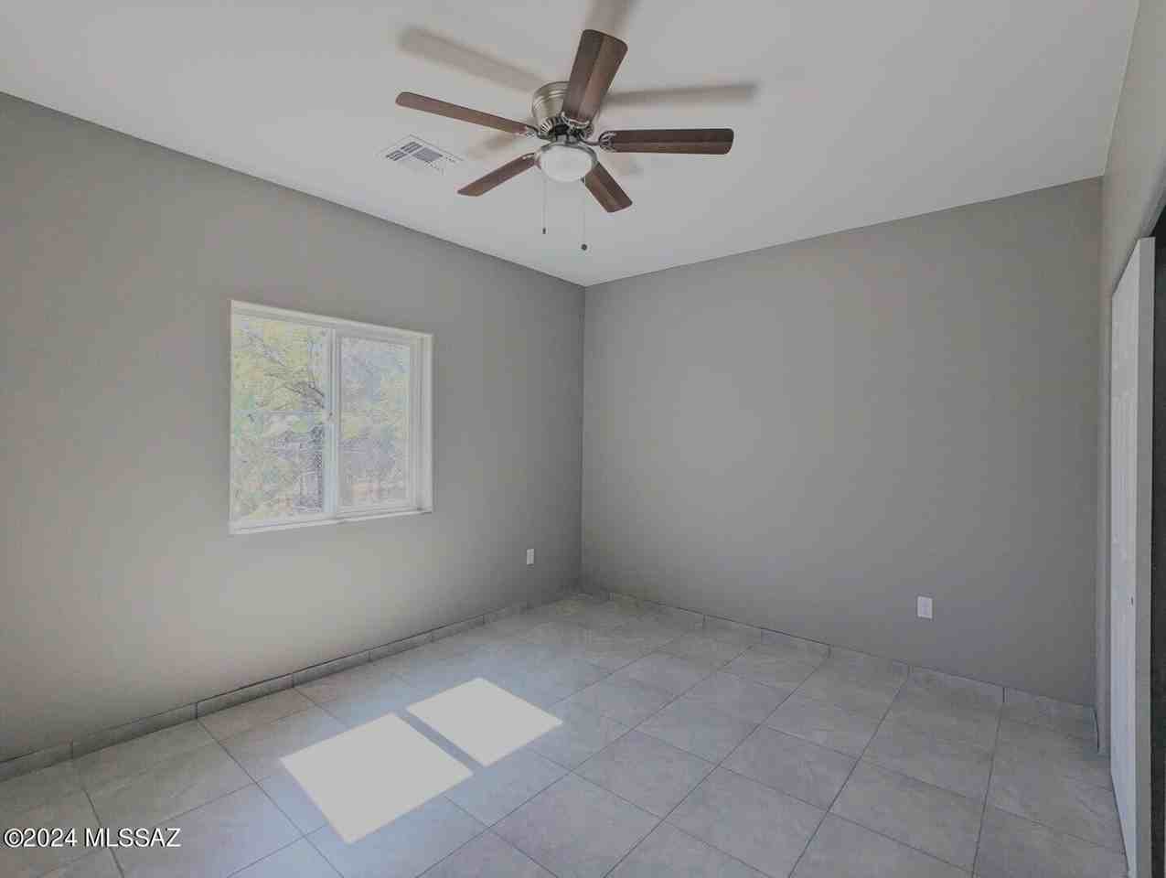 231 W 22nd St Unit 2 #2 - Photo 7 of 12