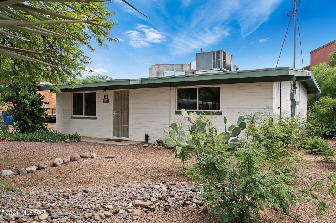 4048 N Fremont Ave - Photo 2 of 17