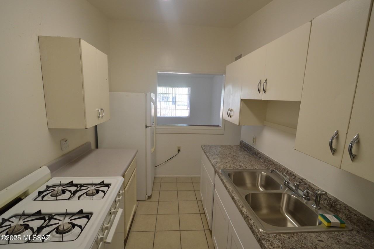 1434 E Lee St Unit 1 #1 - Photo 6 of 10