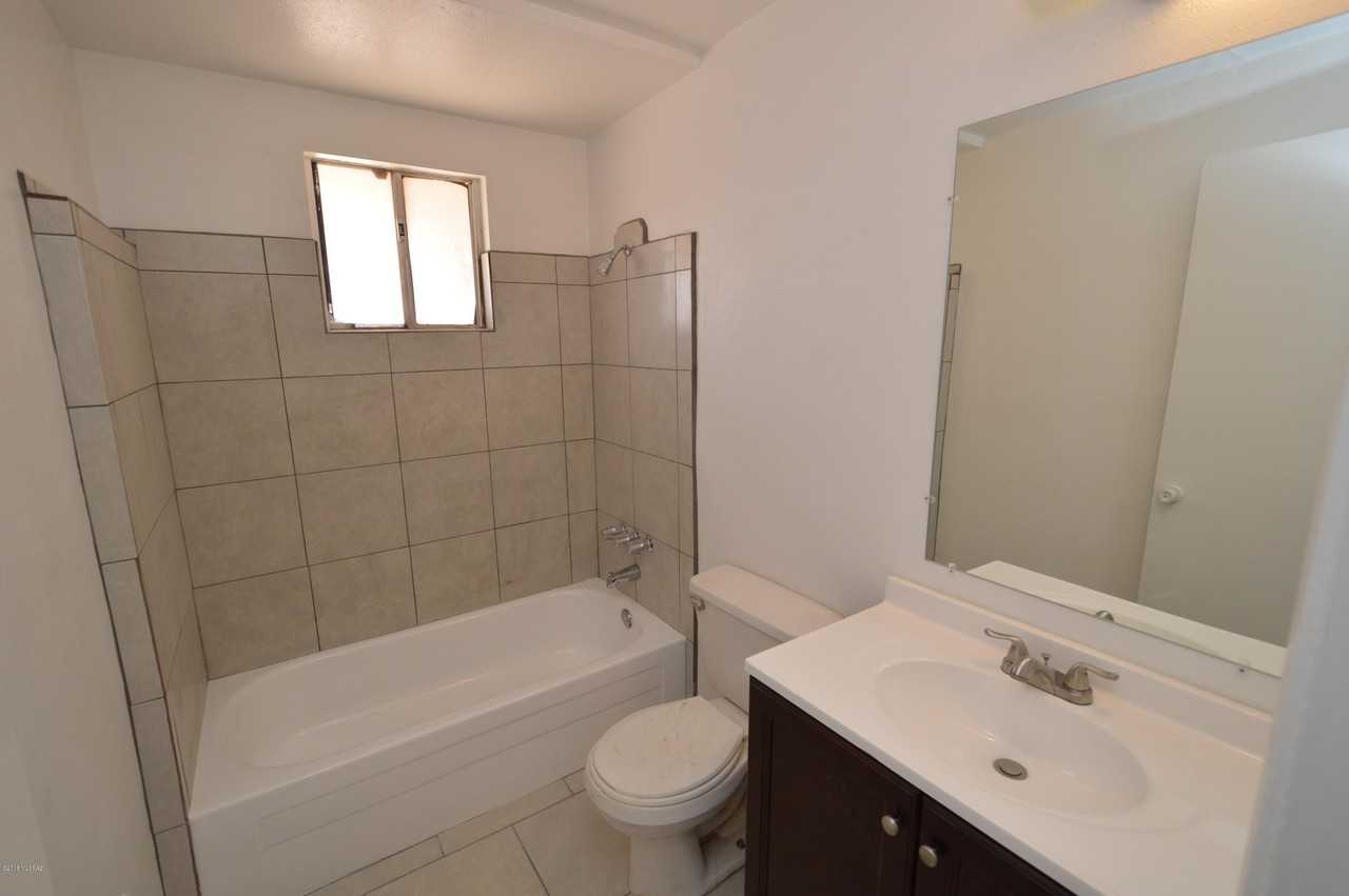 1809 S Van Buren Ave - Photo 6 of 10