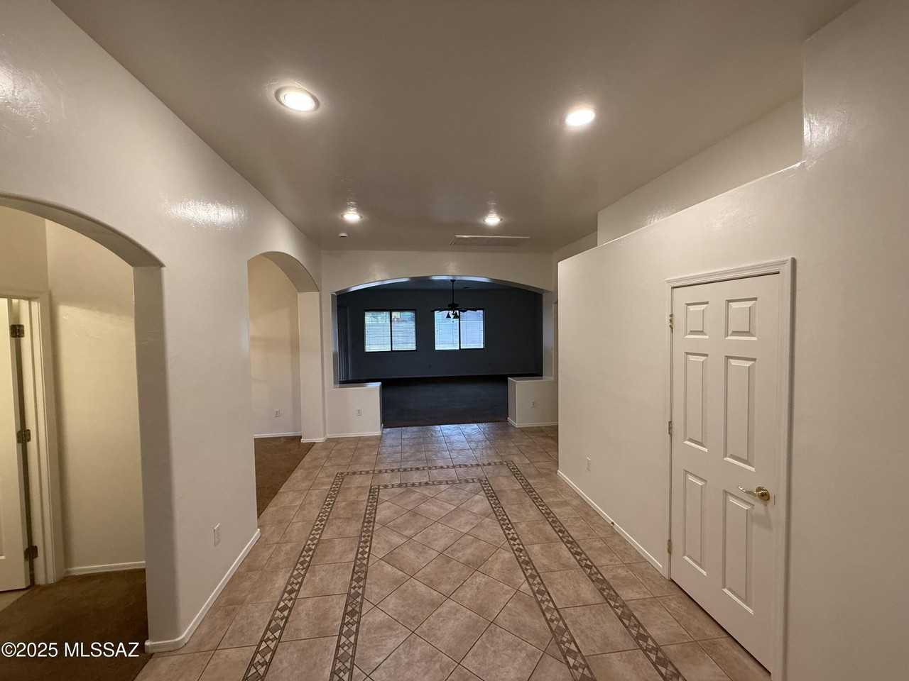 8401 W Calle Sancho Panza - Photo 6 of 27