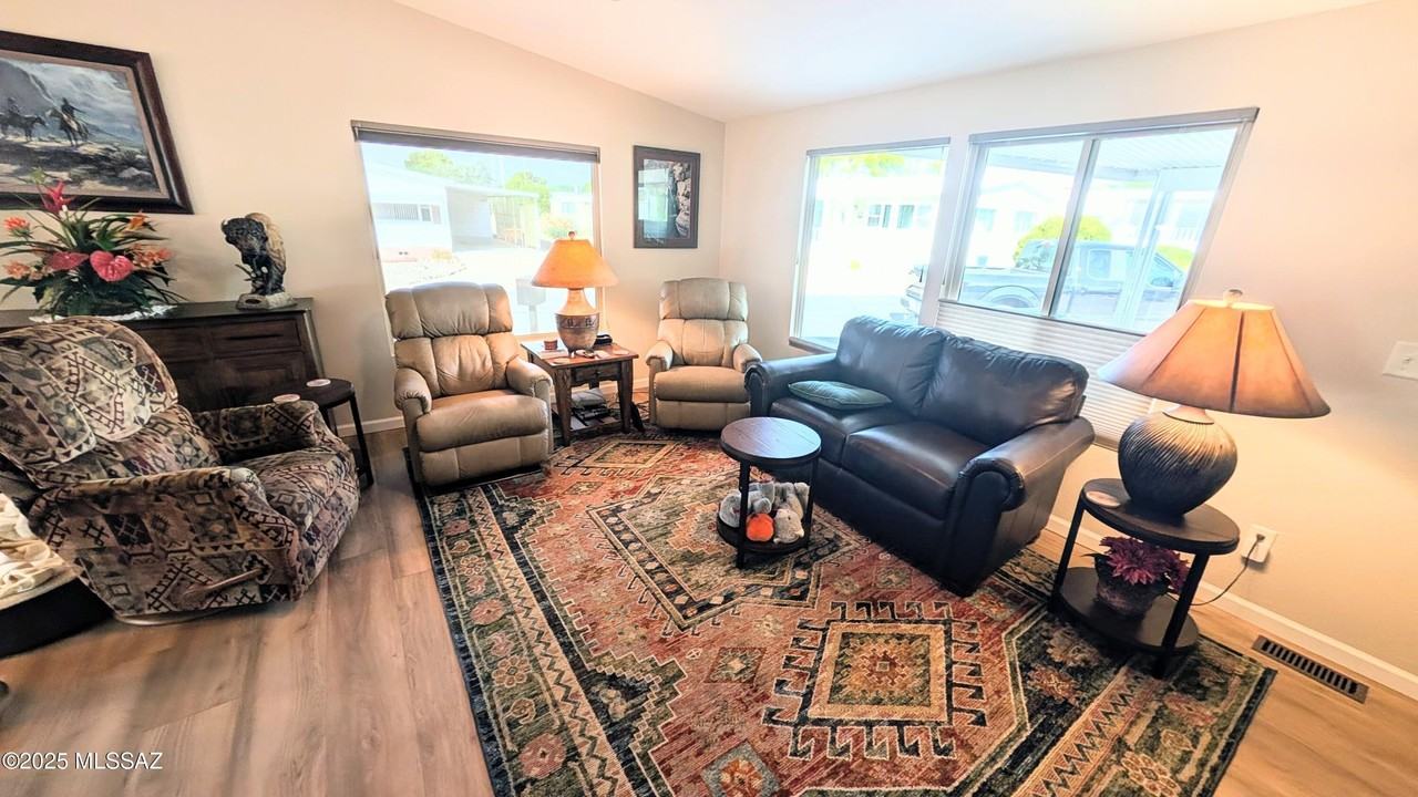 10676 N Kilimanjaro Ave - Photo 2 of 21