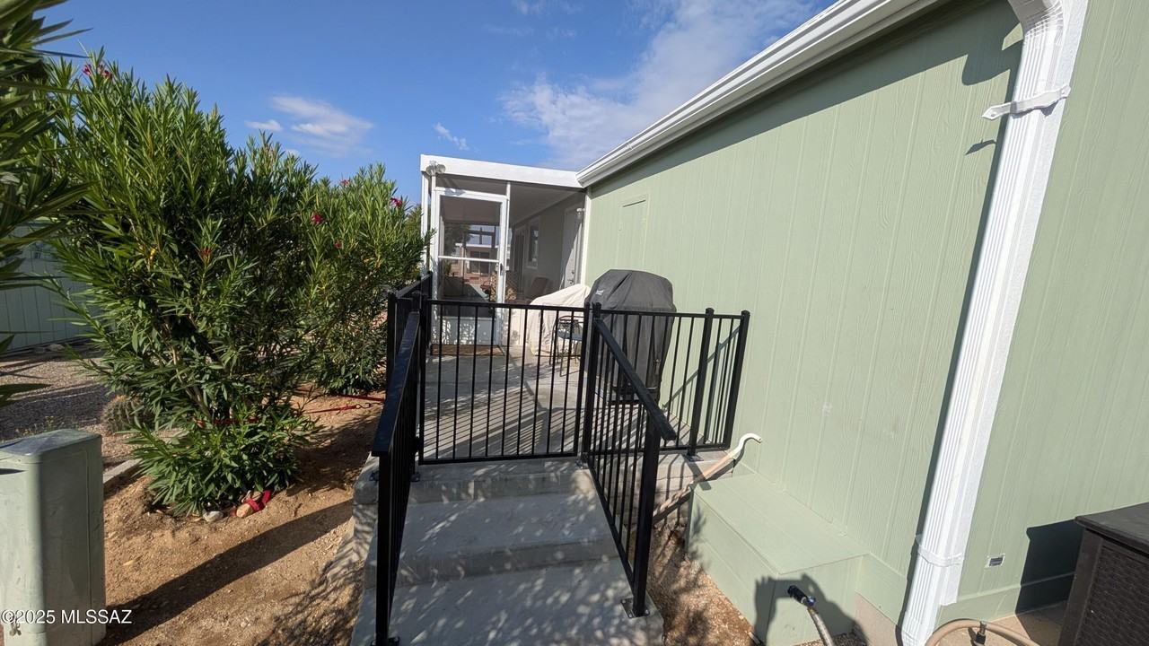 10676 N Kilimanjaro Ave - Photo 3 of 21