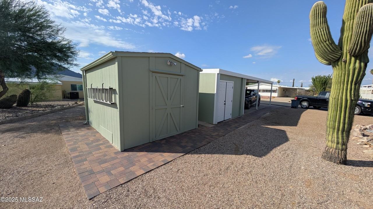 10676 N Kilimanjaro Ave - Photo 4 of 21