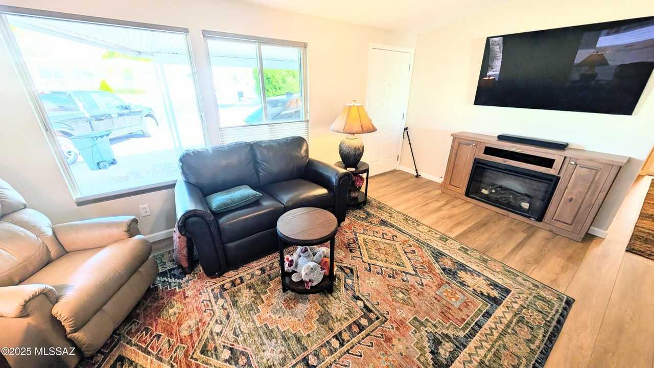 10676 N Kilimanjaro Ave - Photo 6 of 21