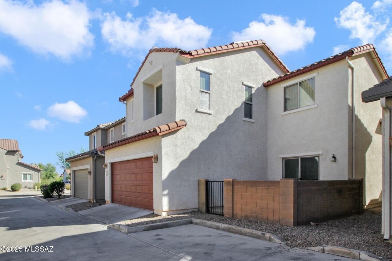 10646 E Native Rose Trl - Photo 2 of 40