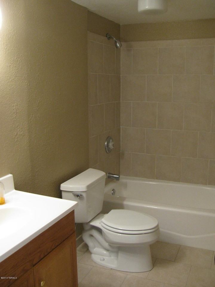 1339 E Fort Lowell Rd Apt P #P - Photo 6 of 6