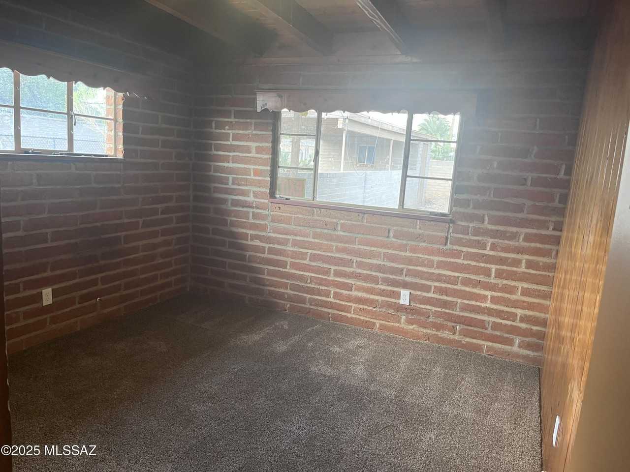 4039 N Park Ave - Photo 4 of 5