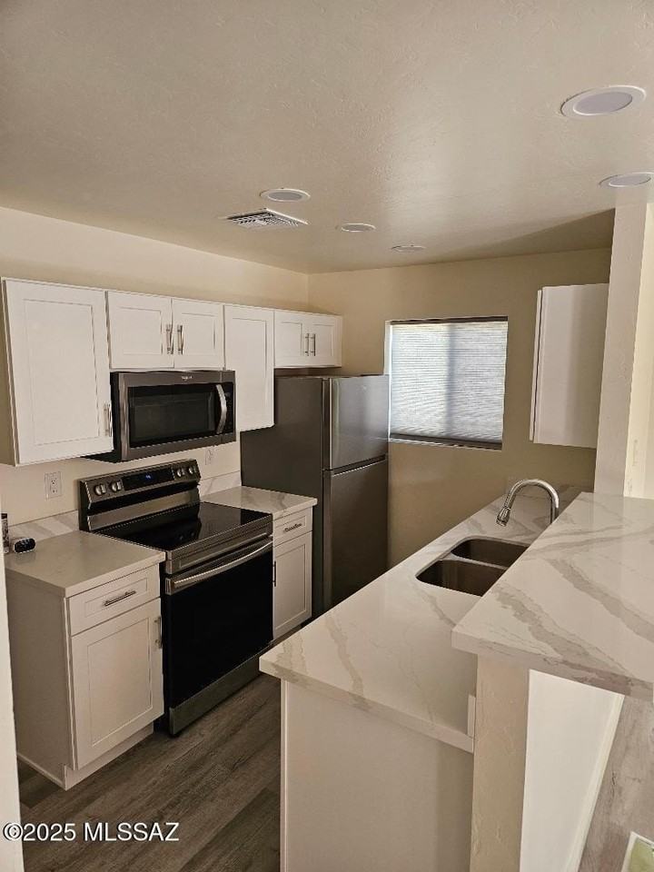 3420 S Clark Ave Unit 2 #2 - Photo 6 of 25