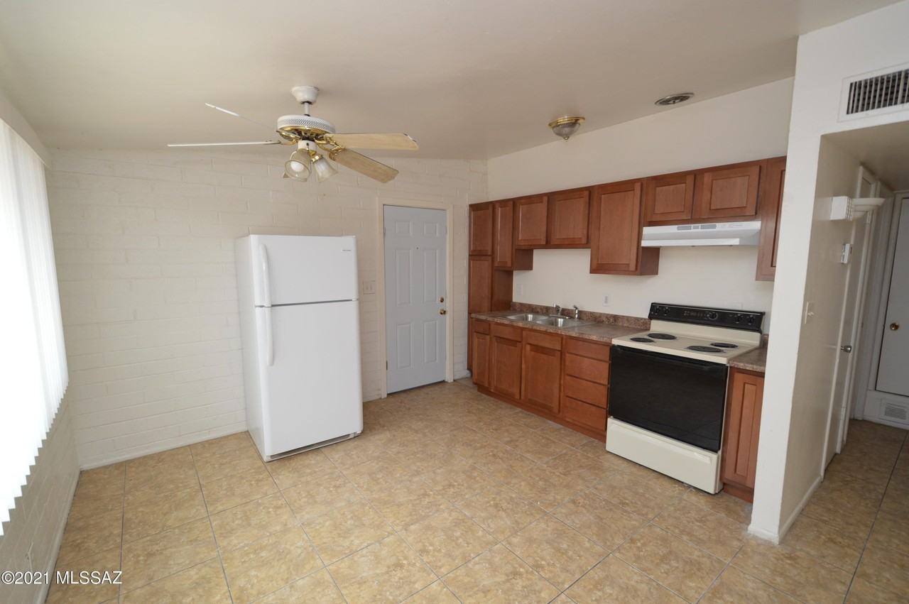 328 W Navajo Rd - Photo 2 of 7