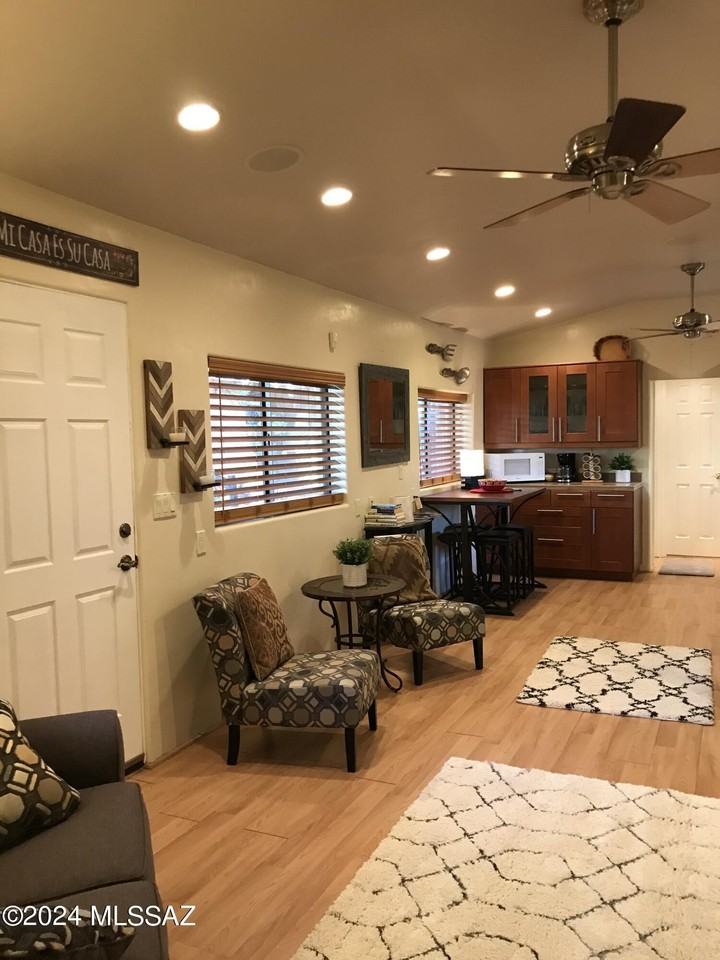 3419 N Wilson Ave - Photo 3 of 19