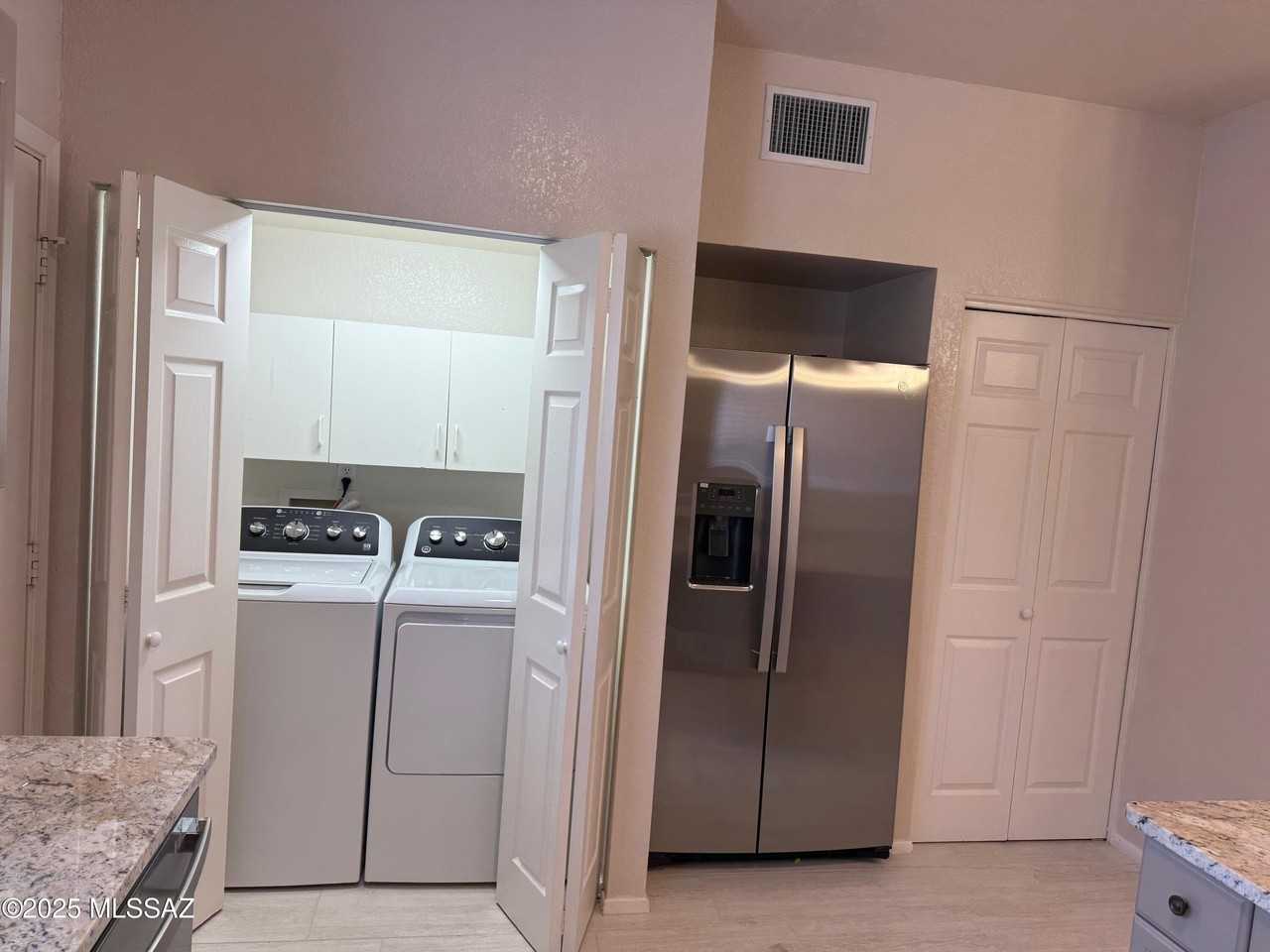 3535 E Glenn St Unit 1103 #1103 - Photo 4 of 10