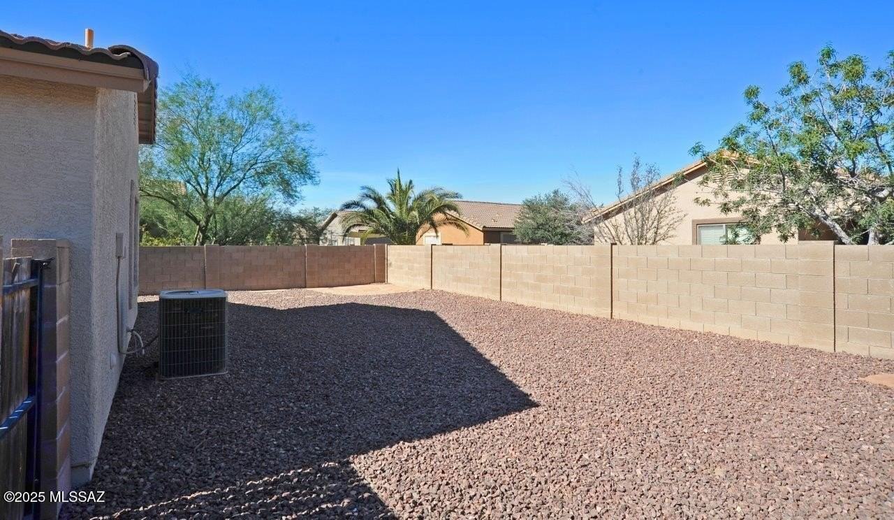 11046 W Willow Field Dr - Photo 5 of 35