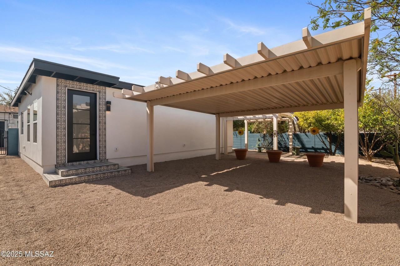 1815 E Waverly St Unit 2 #2 - Photo 4 of 42