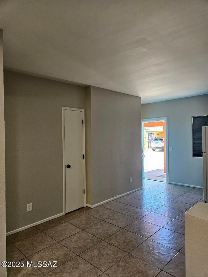 2825 N Estrella Ave Apt 2 #2 - Photo 7 of 20