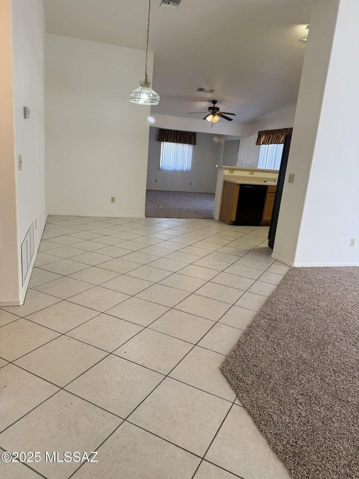 2946 W Ring Tail Dr - Photo 4 of 35