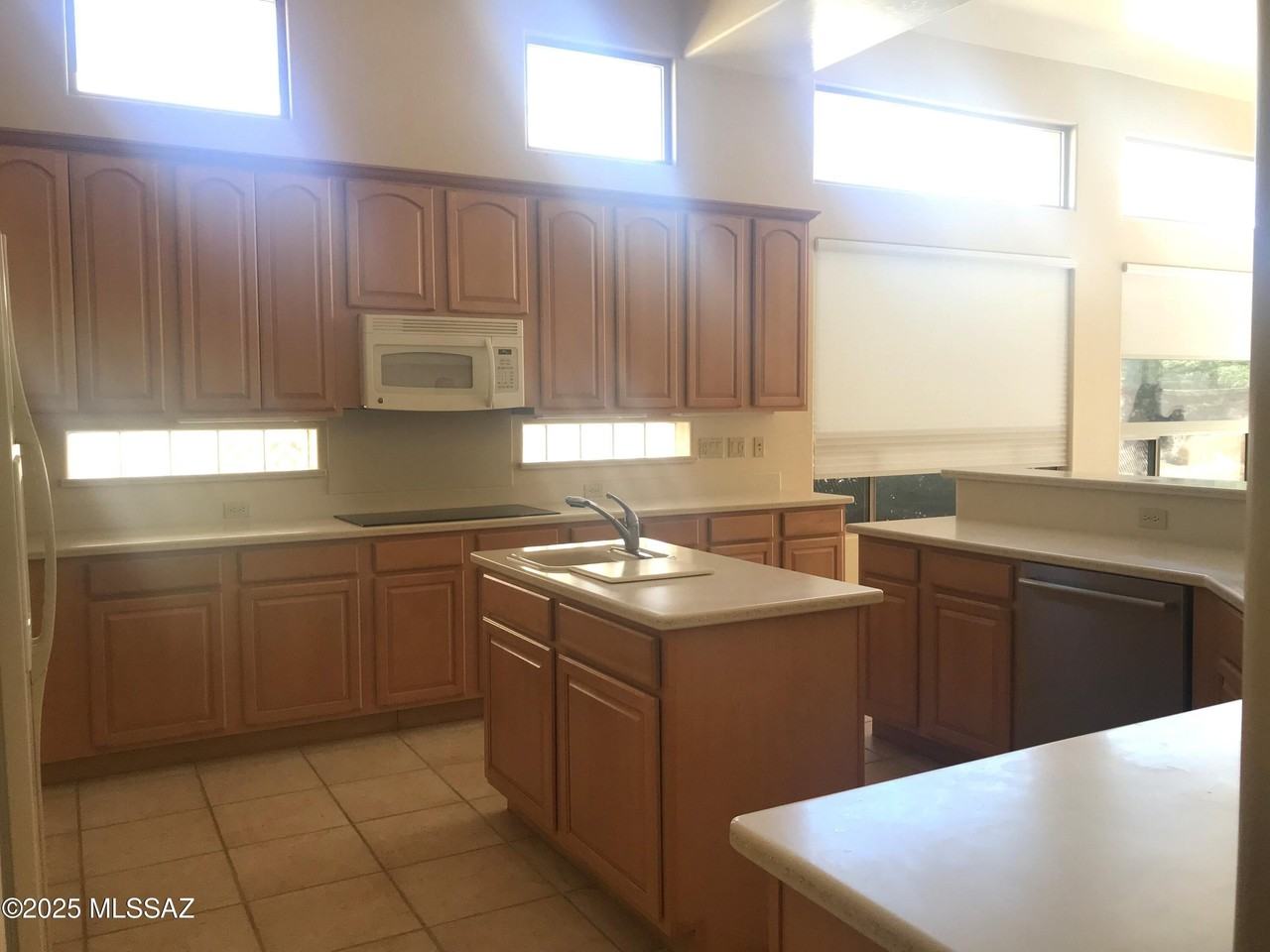 13842 N Slazenger Dr - Photo 4 of 17