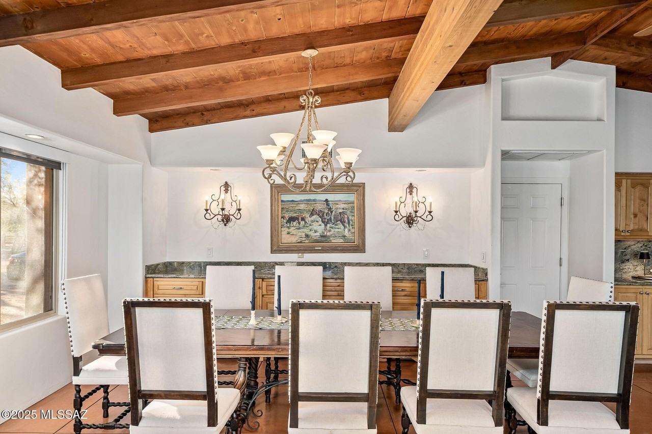 8959 E Woodland Rd - Photo 5 of 49