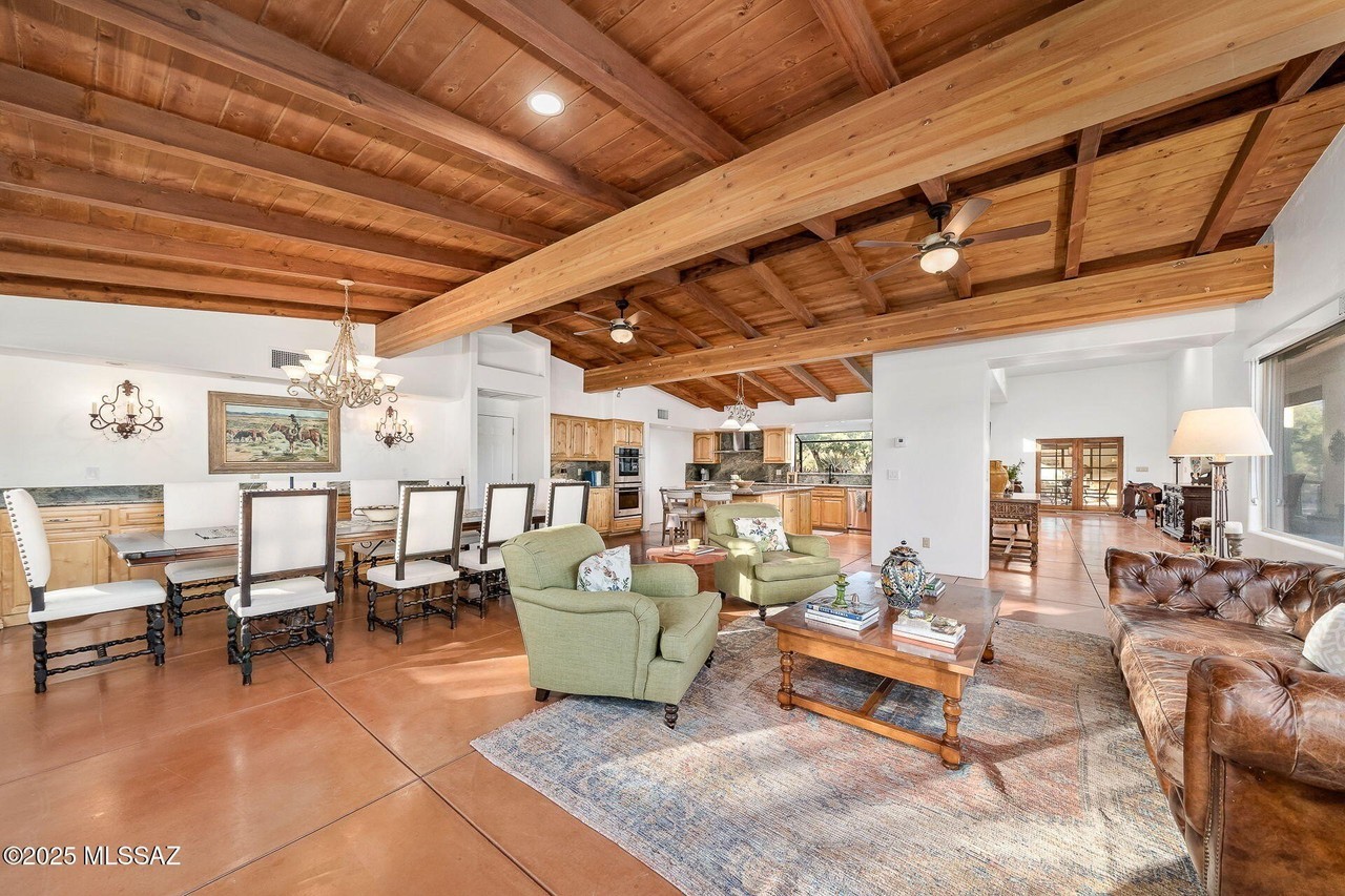 8959 E Woodland Rd - Photo 7 of 49