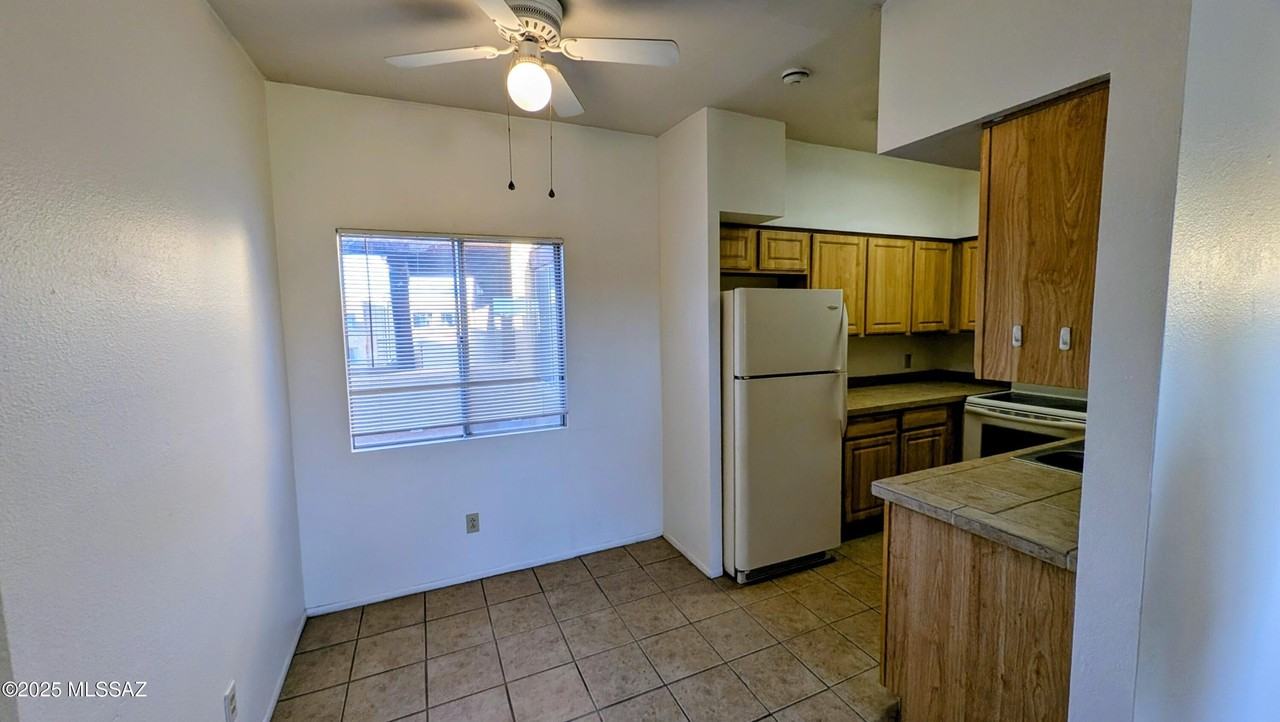 1810 E Blacklidge Dr Unit 4224 #4224 - Photo 3 of 12