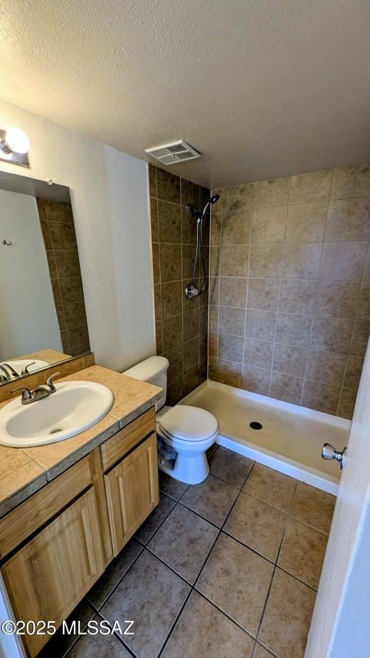1810 E Blacklidge Dr Unit 4224 #4224 - Photo 4 of 12